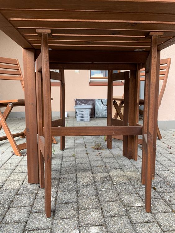 GartenmöbelSet von IKEA (1 Klapptisch + 4 Klappstühle) Kaufen auf