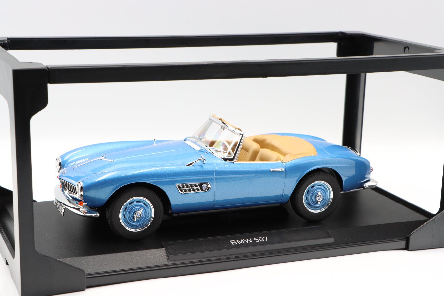 BMW Modellini d'auto: BMW 507 1957 1:18 Norev – Nuovo e nell'imballaggio originale da Bühl b.Aarberg venduto da modelldiecast 3