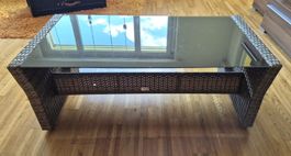 brauner Rattan Beistelltisch mit Glasplatte