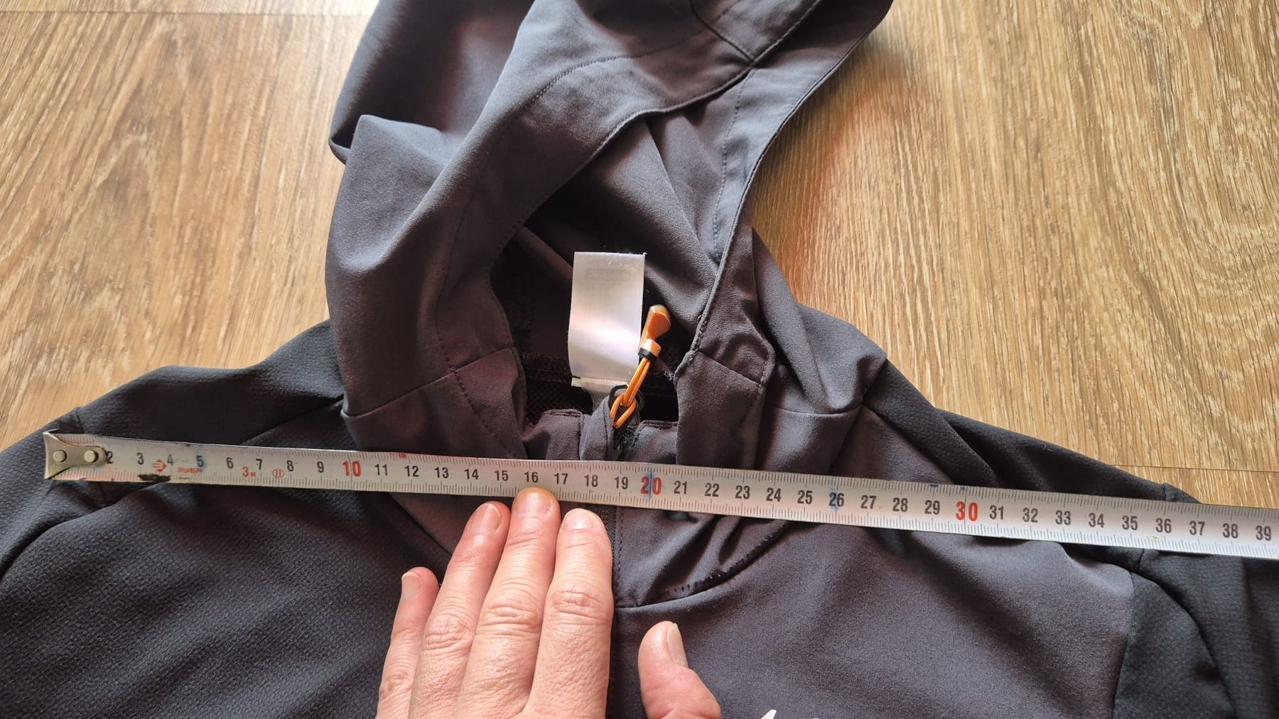 Jacken: Quechua Hooded Softshell Jacket Men's Size S Dark Grey Used – Gebraucht aus Zürich von sha_rxc8 5