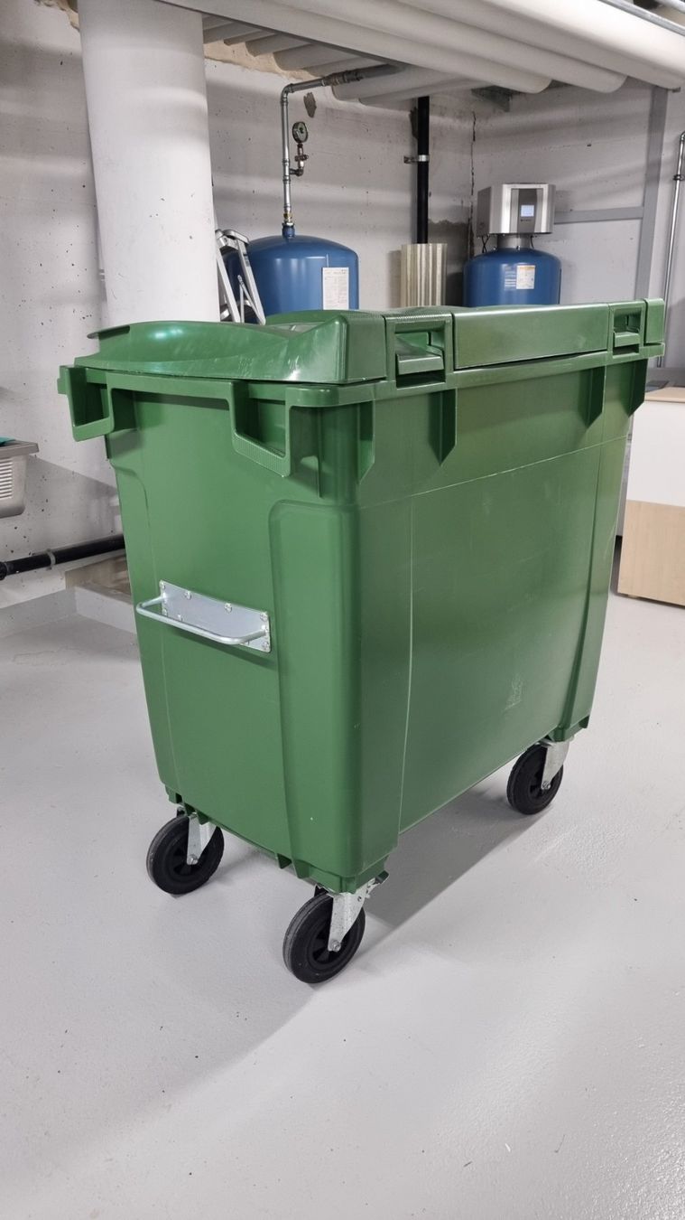 Sonstiges für Büro & Gewerbe: Abfallcontainer Plastic Omnuim – Gebraucht aus Triengen von Technik_Lindenrain 1
