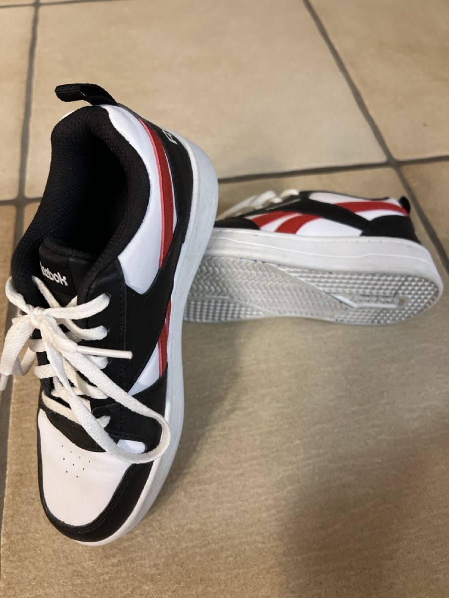 Reebok Scarpe per ragazzi: Kinder Reebok shoes 31,5 – Nuovo (secondo la descrizione) da Bachenbülach venduto da Dana_Ondrasik 3