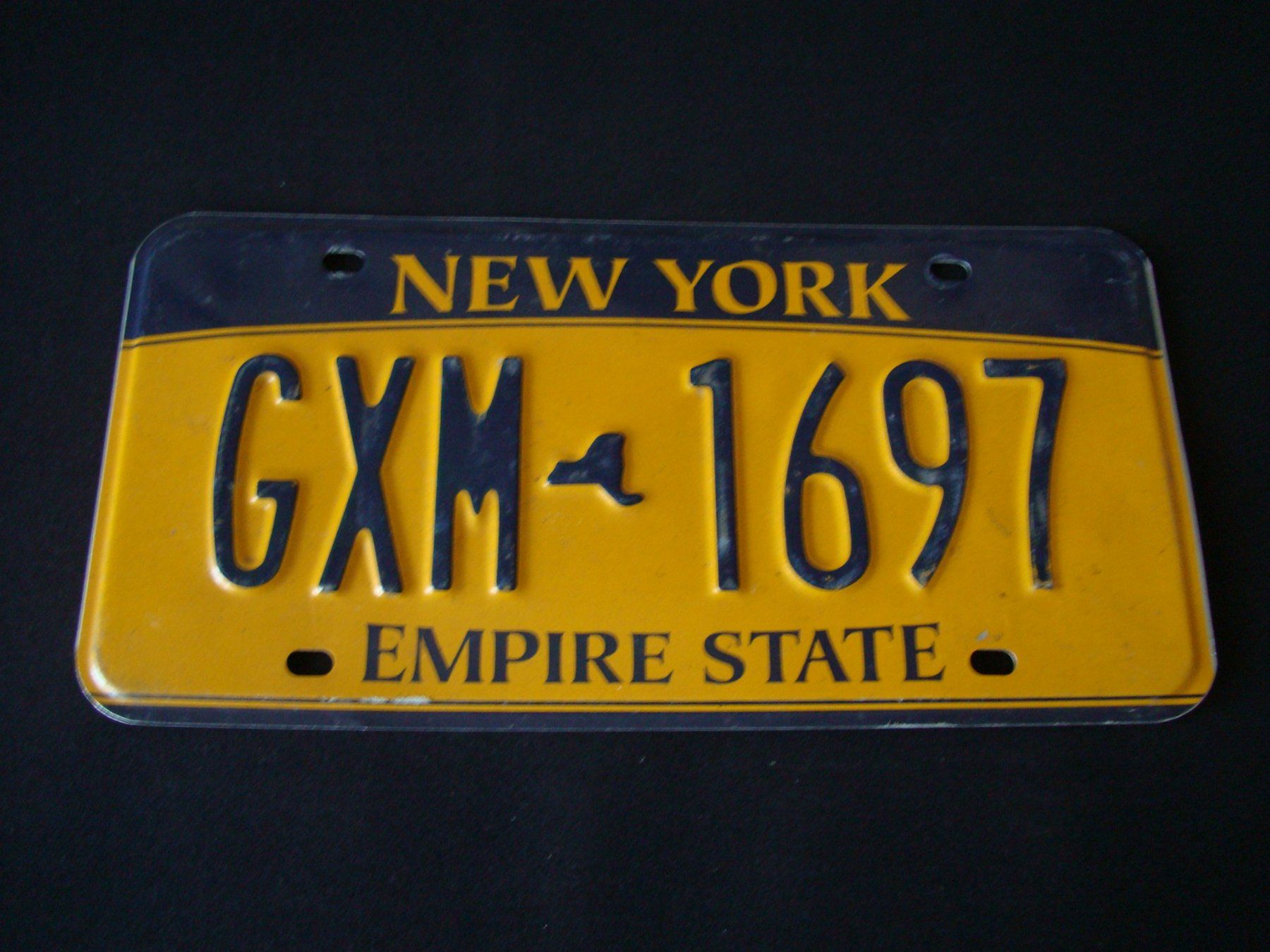 Insegne: NEW YORK GXM 1697 – Usato da Scherz venduto da 5246