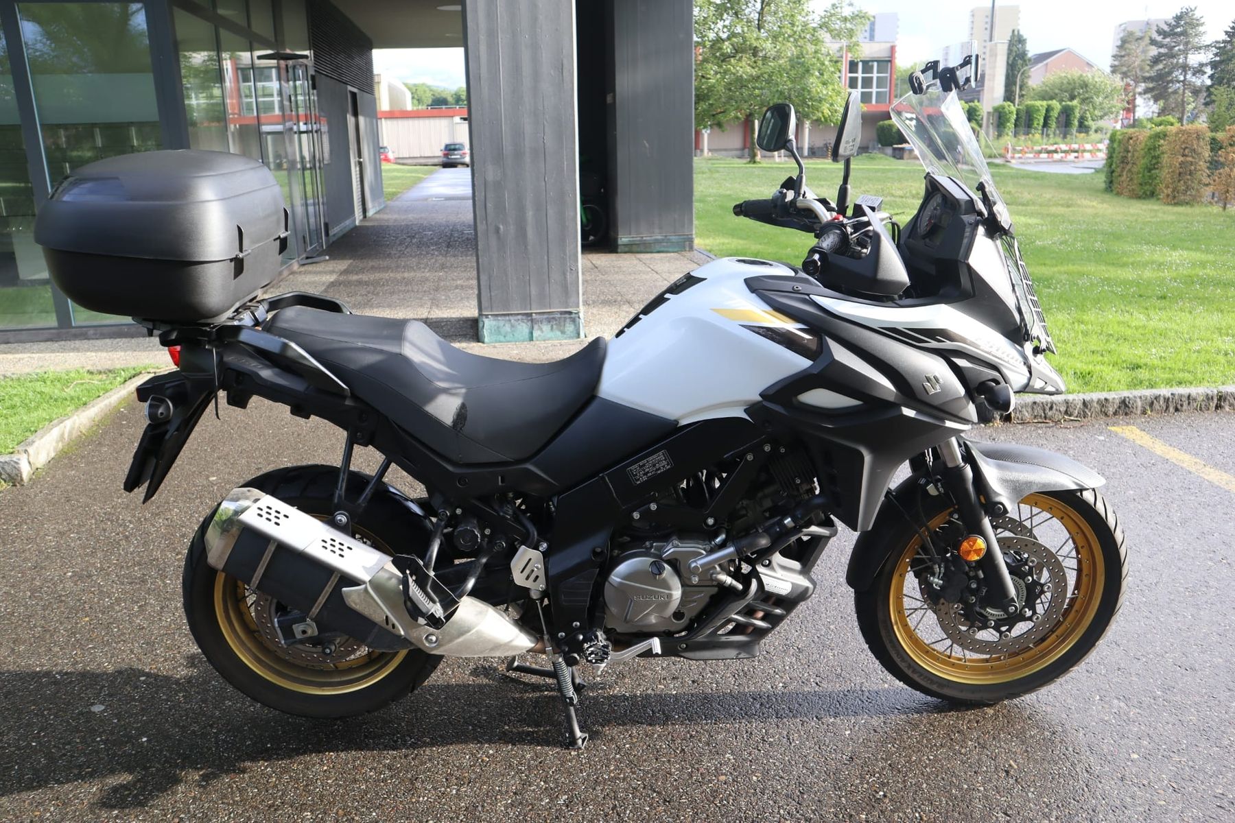 Suzuki Enduro: Suzuki V-Strom Xt 650 – Usato da Birsfelden venduto da AlexSpende24 2