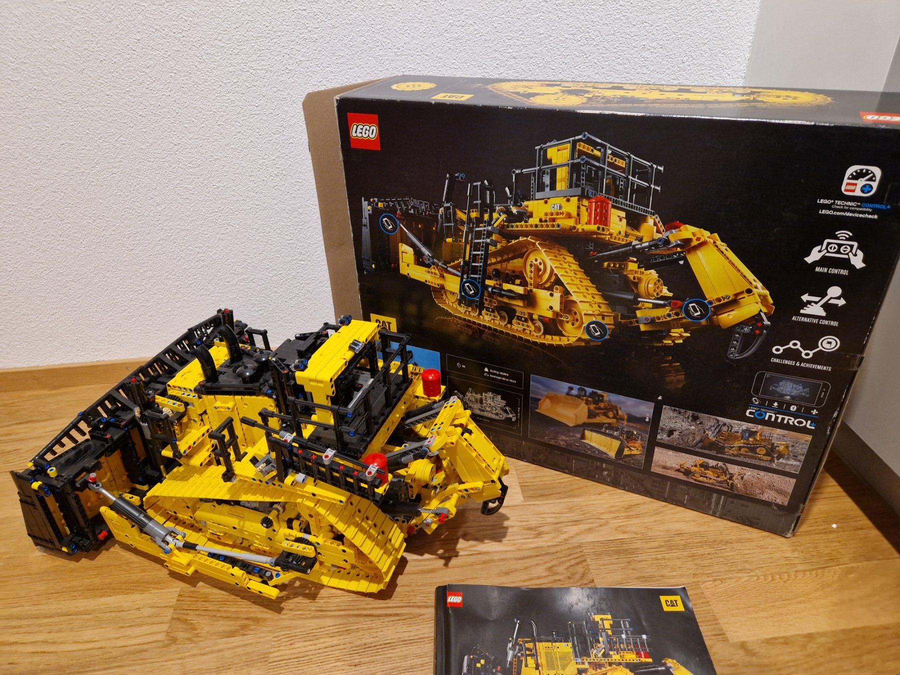 Lego Kit di costruzioni: Lego Technic Cat D11 Bulldozer 42131 – Usato da Egnach venduto da rom_ruet 1