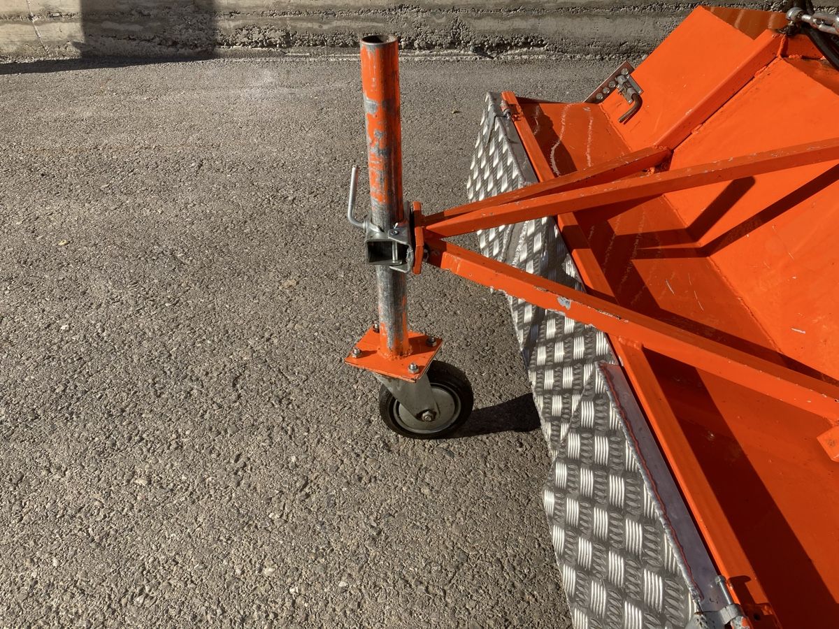 Toutes les machines: Kehrmaschine – D'occasion à Güttingen par lyma 2