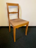 Antiker Biedermeier- Holzstuhl, restauriert, Nussbaum massiv
