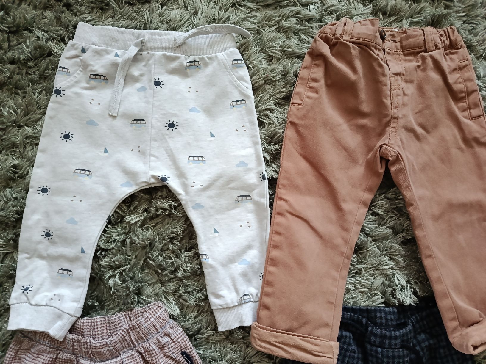 Lotti & Set di vestiti: Babyhosen Junge Grösse 80/86 – Usato da Naters venduto da oks_6rfv 1