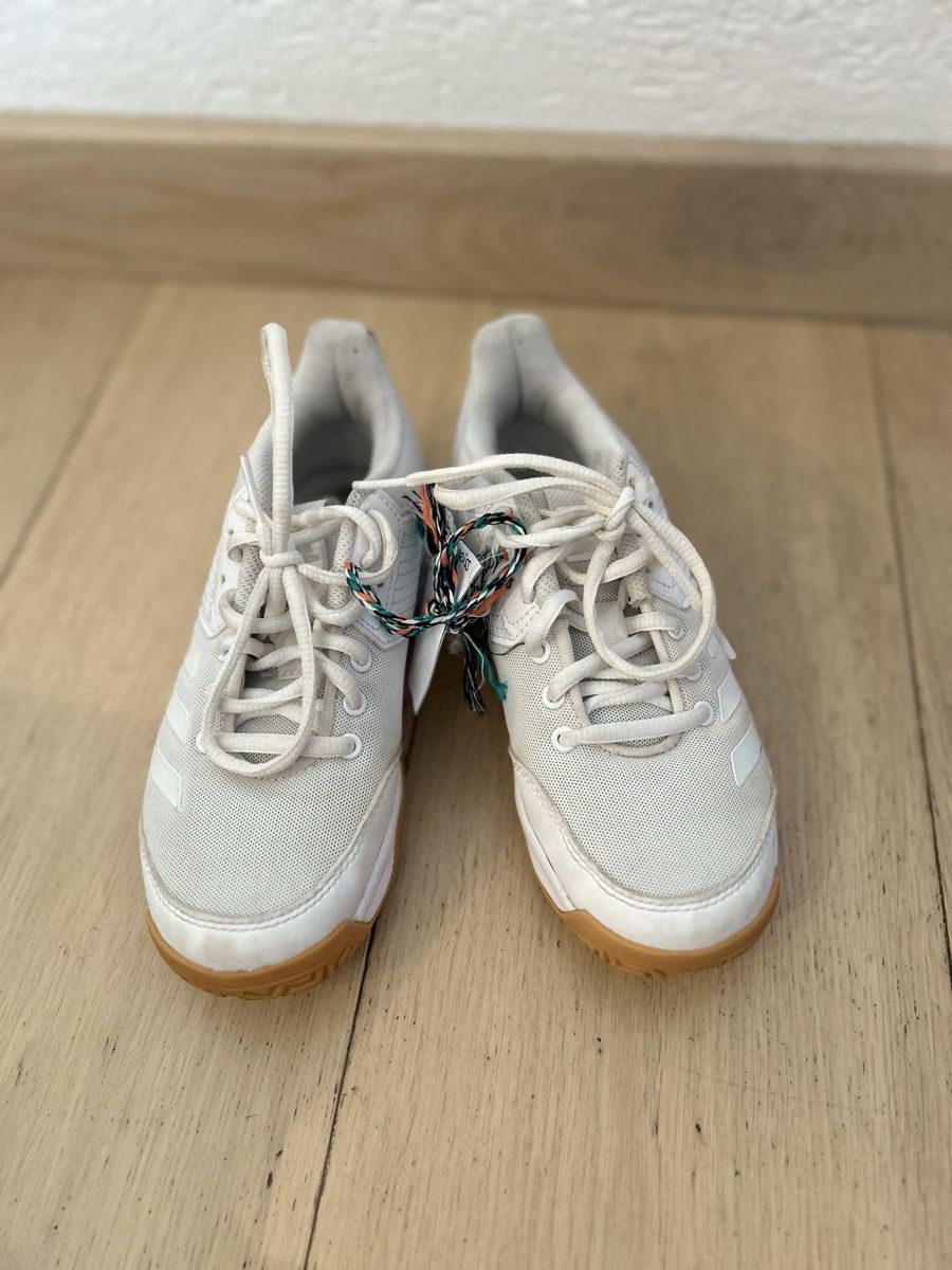 Adidas Scarpe per ragazzi: Turnschuh hallenschuh adidas – Usato da Lengnau AG venduto da Ricorn