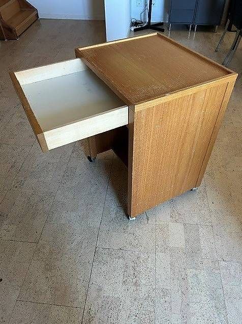 Commodes: Nähmaschinenmöbel / - kommode – D'occasion à Uster par Croissant 1
