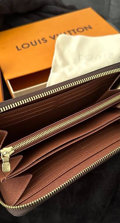 Louis Vuitton Portamonete: Louis Vuitton Portafoglio Zippy – Usato da Sigirino venduto da p_m_9zwg 2