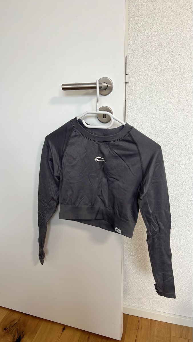 Tops: Gymshark Langarmshirt Grösse S grau – Neu (gemäss Beschreibung) aus Feldbrunnen von soon-nam