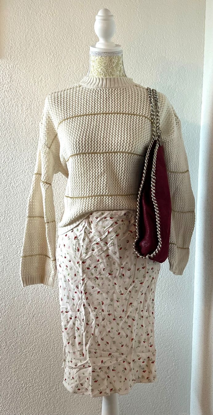 Pullover & Sweatshirts: Cream & gold striped sweater with a turtleneck – Gebraucht aus Otelfingen von houseofstae