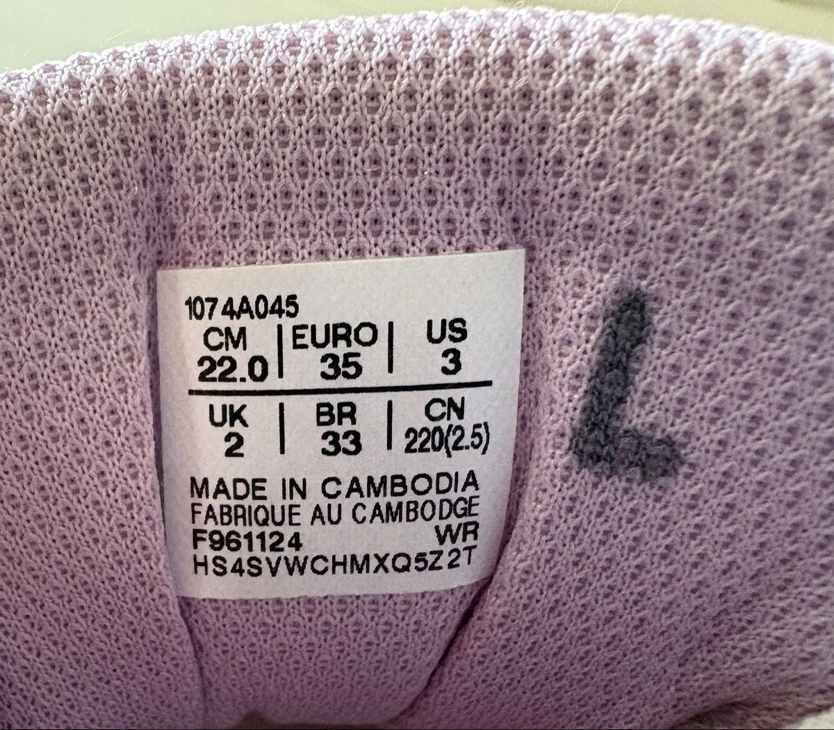 Asics Scarpe per ragazze: Asics (Hallen-)Turnschuhe Gr. 35 – Usato da Bülach venduto da Zwingol 4