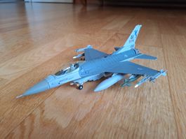 Revell F-16 Fighting Falcon