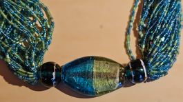Collier - verre turquoise et vert.