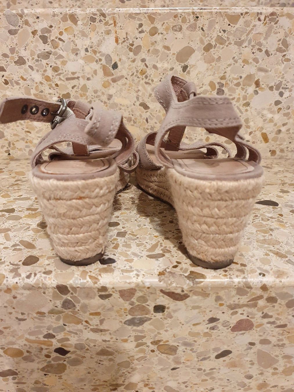 Esprit Scarpe da donna: Esprit Sommersandalen mit Keilabsatz Gr. 36 – Usato da Heinrichswil venduto da sabi2809 5