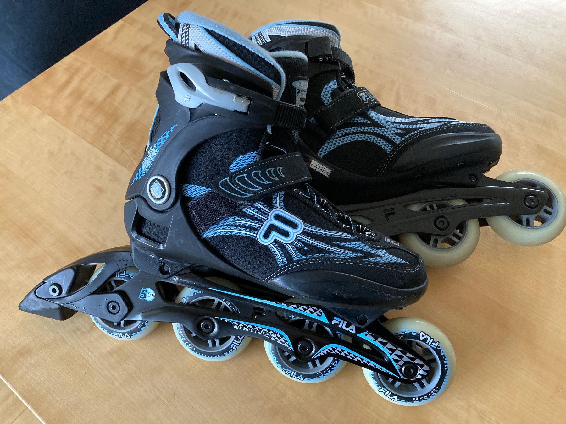 Fila Pattini in linea & Pattini a rotelle: Inline Rollers der Marke FILA - blau schwarz – Usato da Boudry venduto da Igiam 2