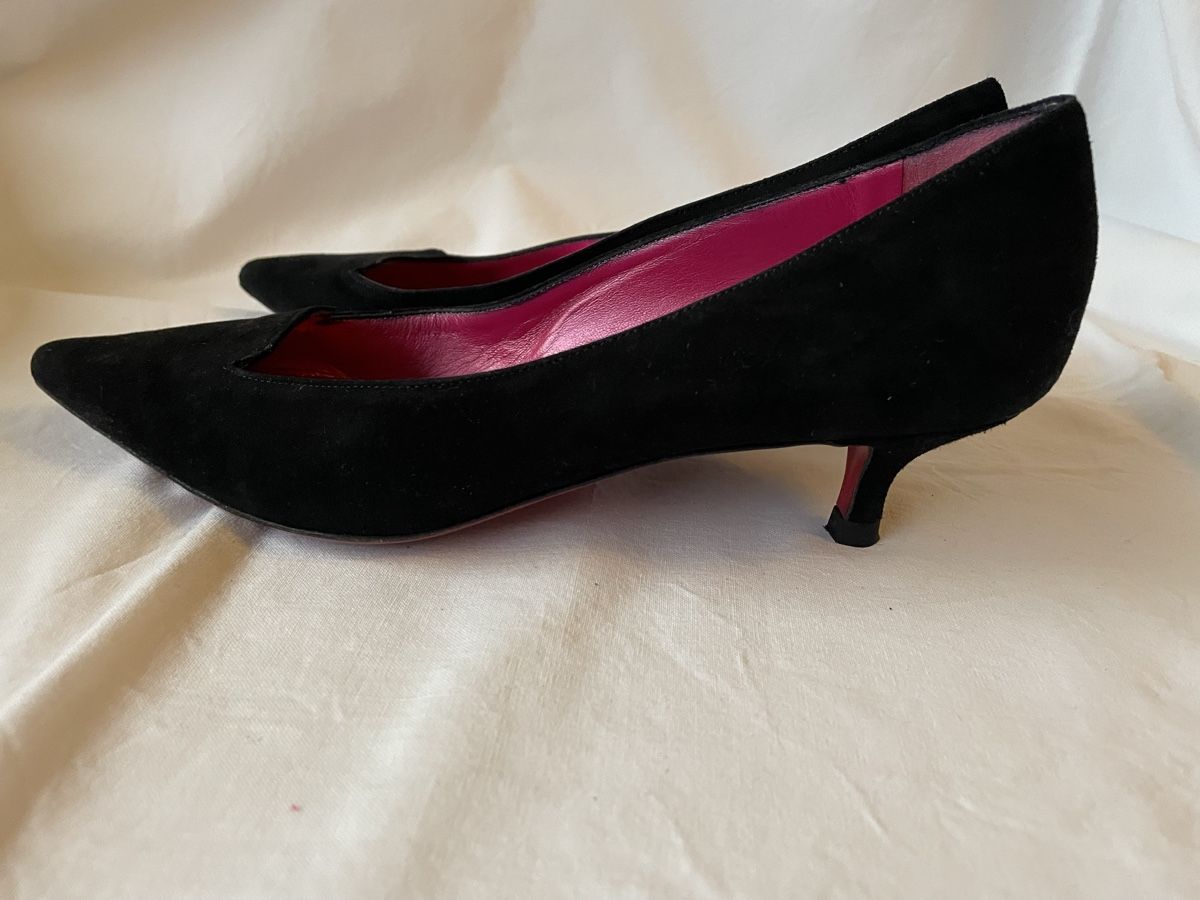 Scarpe da donna: Kittenheels - schwarze Wildleder Pumps, Grösse 38.5 – Usato da Luzern venduto da Moa09 1