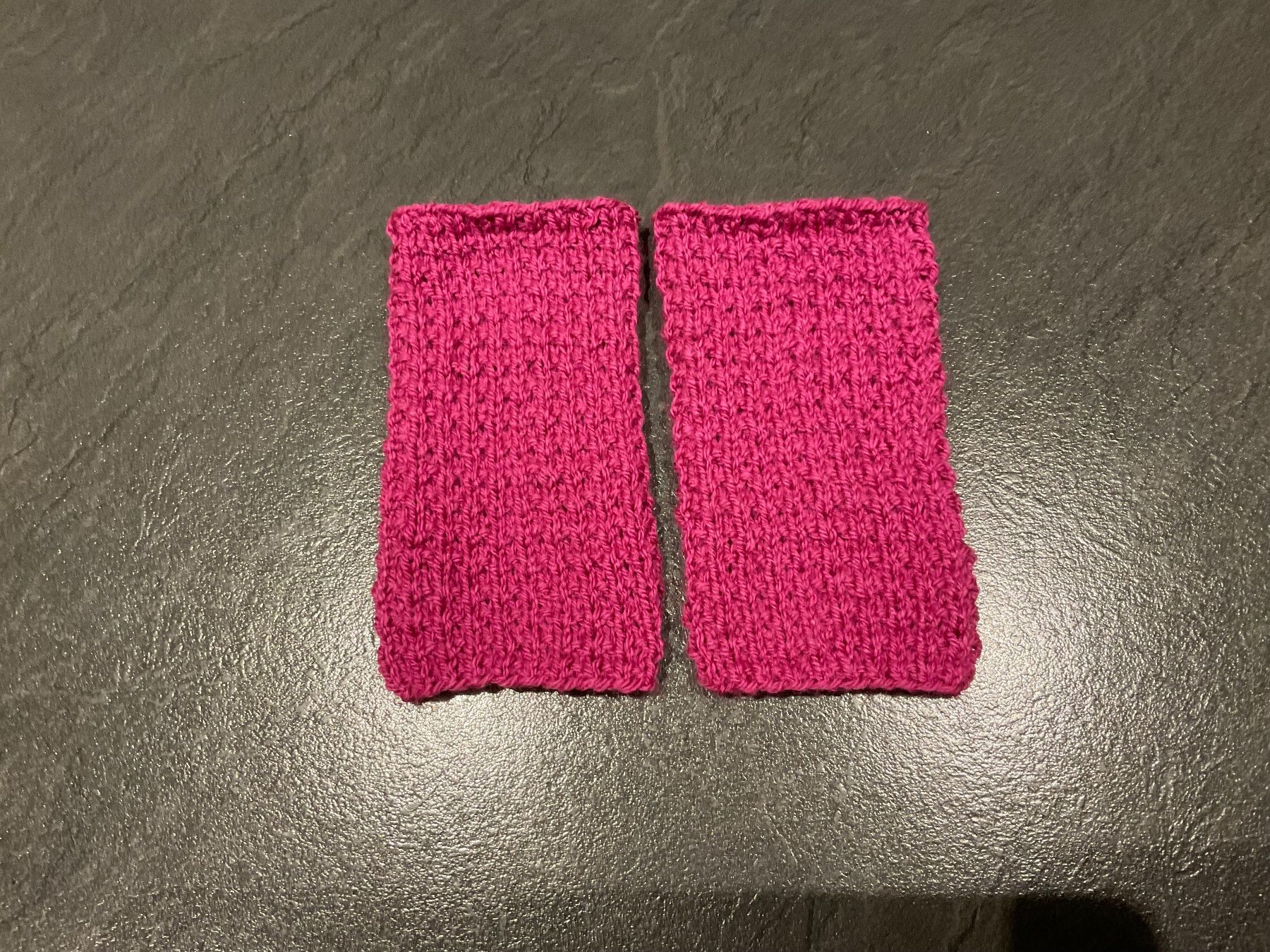 Guanti & manicotti: Handgestrickte Pulswärmer Amedisli – Nuovo (secondo la descrizione) da Wetzikon ZH venduto da FeeF