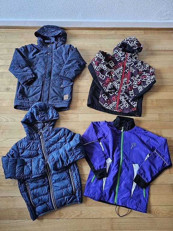 Lotti & Set di vestiti: Paket Jungskleider Grösse 128 – Usato da Basel venduto da Anja_1981 2