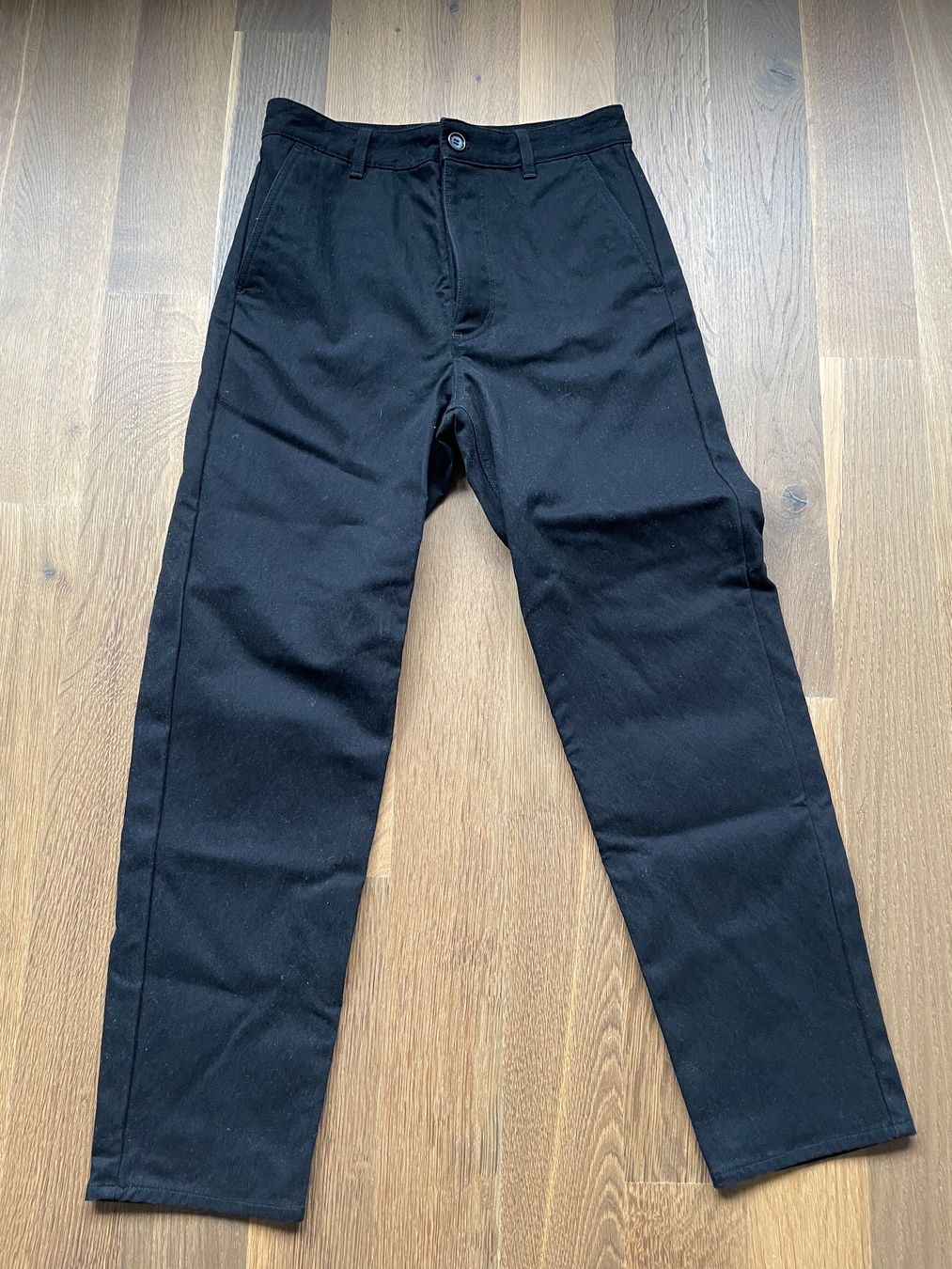 Cos Hosen: COS black chino (34) – Gebraucht aus Basel von mar_fp5q