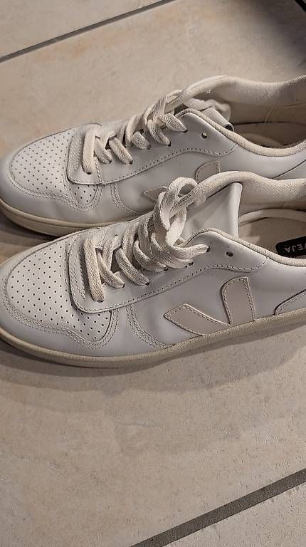 Veja Scarpe da donna: Neuwertige Veja Sneaker Gr.39 – Usato da Reigoldswil venduto da vio_bz68 4