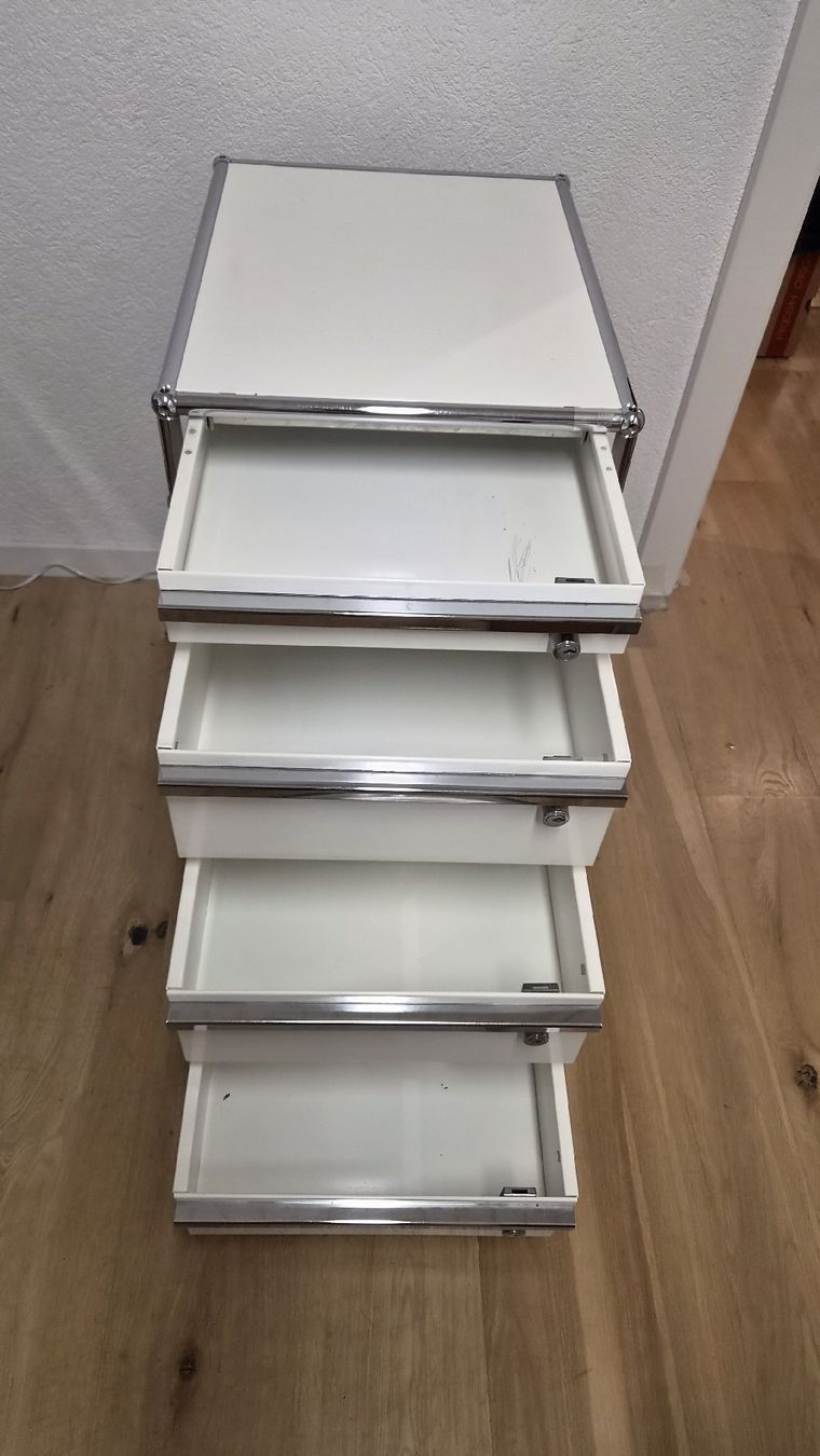 USM Korpus: USM Rollcontainer Korpus weiss – Gebraucht aus Galgenen von 73rsr 1