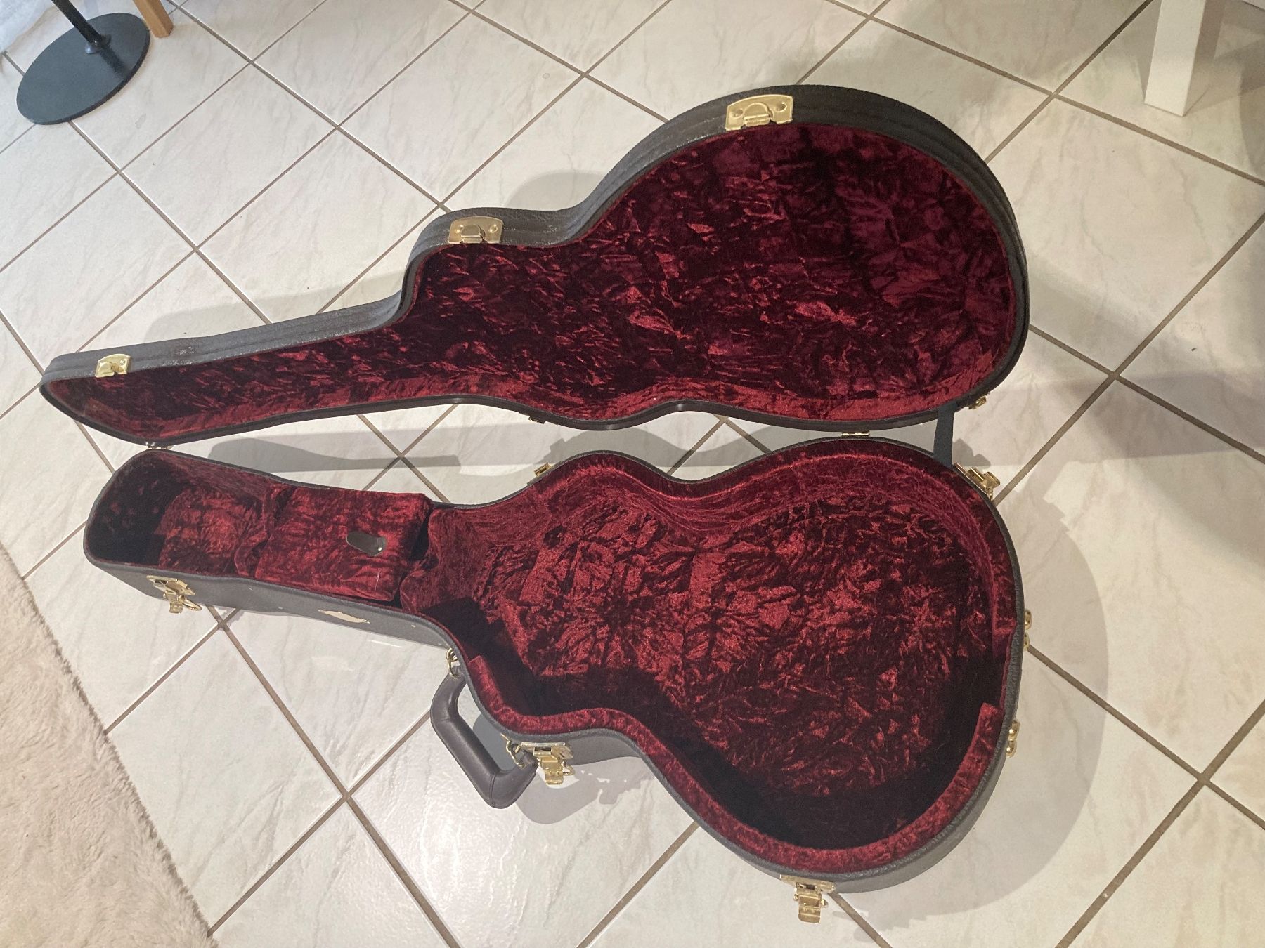 Taylor Strumenti musicali: Wunderschöne Taylor Gitarre – Usato da Brüttisellen venduto da Passenger01 8