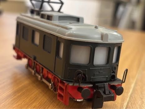 Märklin Modellini di ferrovie: Locomotive Märklin  – Usato da Orbe venduto da car_8grw 3