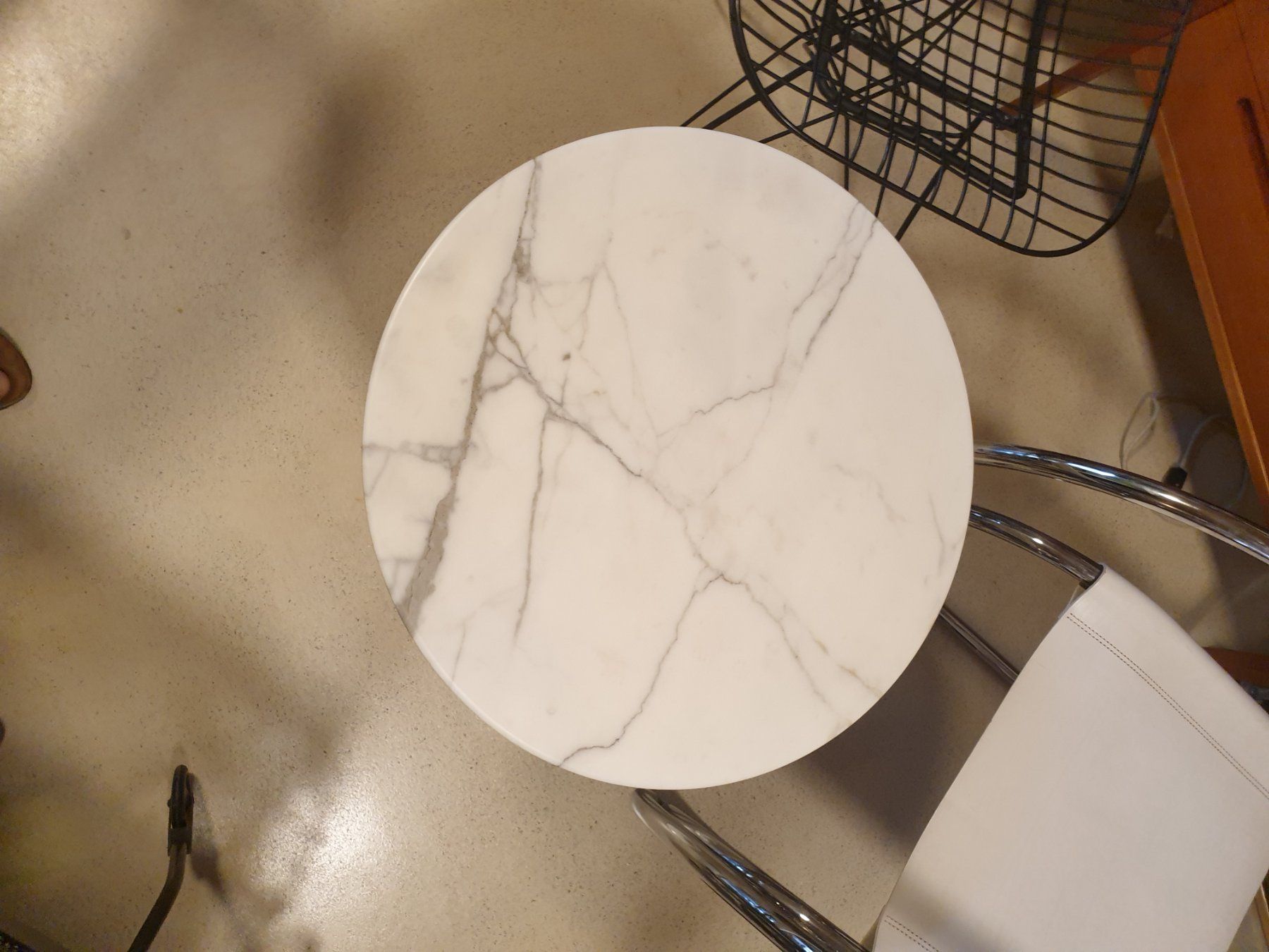 Knoll Tavoli: Marmor Sidetable Saarinen Knoll Studio – Usato da rebstein venduto da spacy73 5