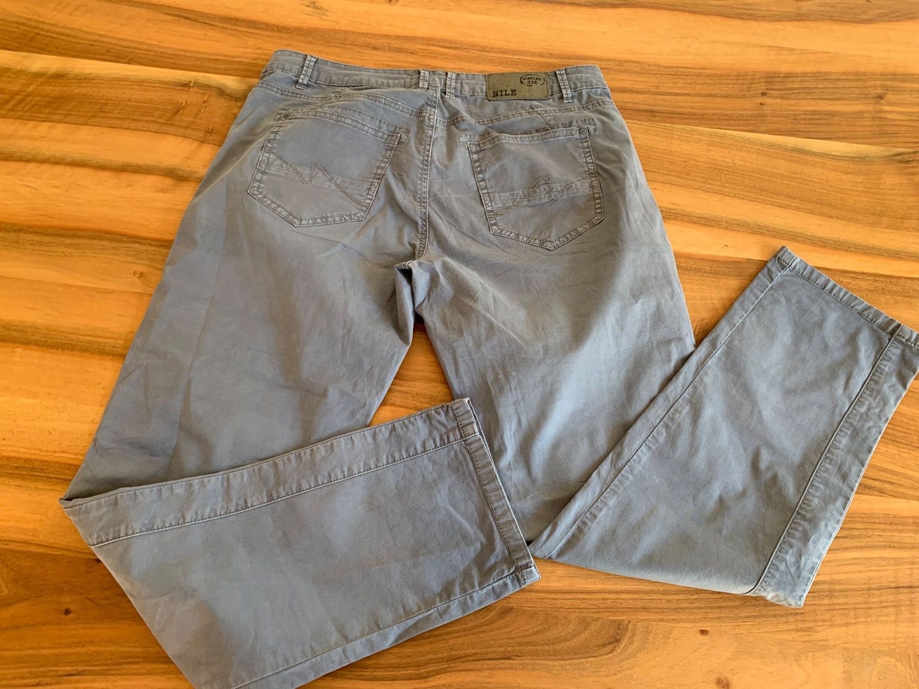 Nile Pantaloni: NILE ATELIER Hose / Jeans Grösse S+ – Usato da Meiringen venduto da Sheyene 4