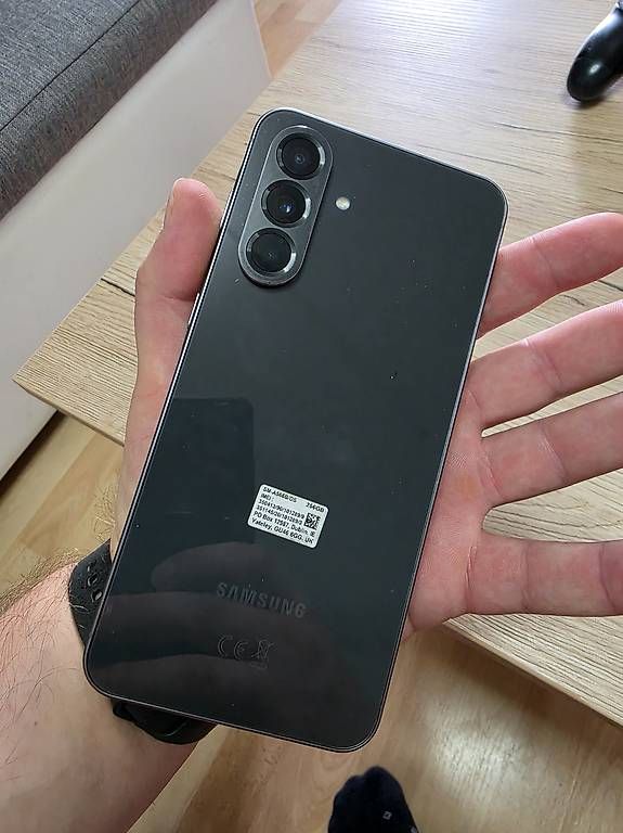 Handys / Smartphones: Samsung Galaxy A56 5G – Gebraucht aus Niederrohrdorf von luc_cw2h 3