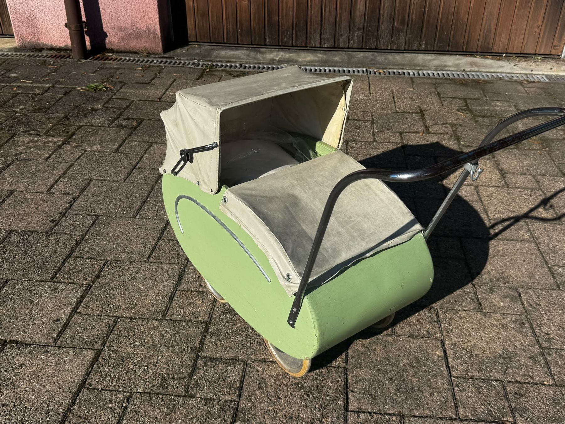 Puppenwagen: Vintage Puppenwagen  – Gebraucht aus Egg b. Zürich von Brocki_Insel_Egg