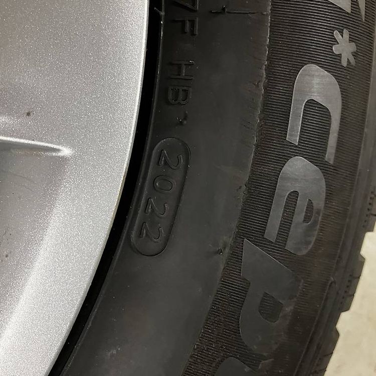 BMW 3er F30 F31 Winterkompletträder 16 Zoll - 90% Profil (Gebraucht) in ...