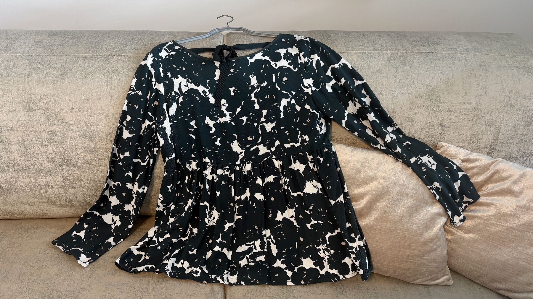 Tuniche: TwinSet Bluse Gr. M grün-weiss – Nuovo (secondo la descrizione) da Brione s. Minusio venduto da ticinosell