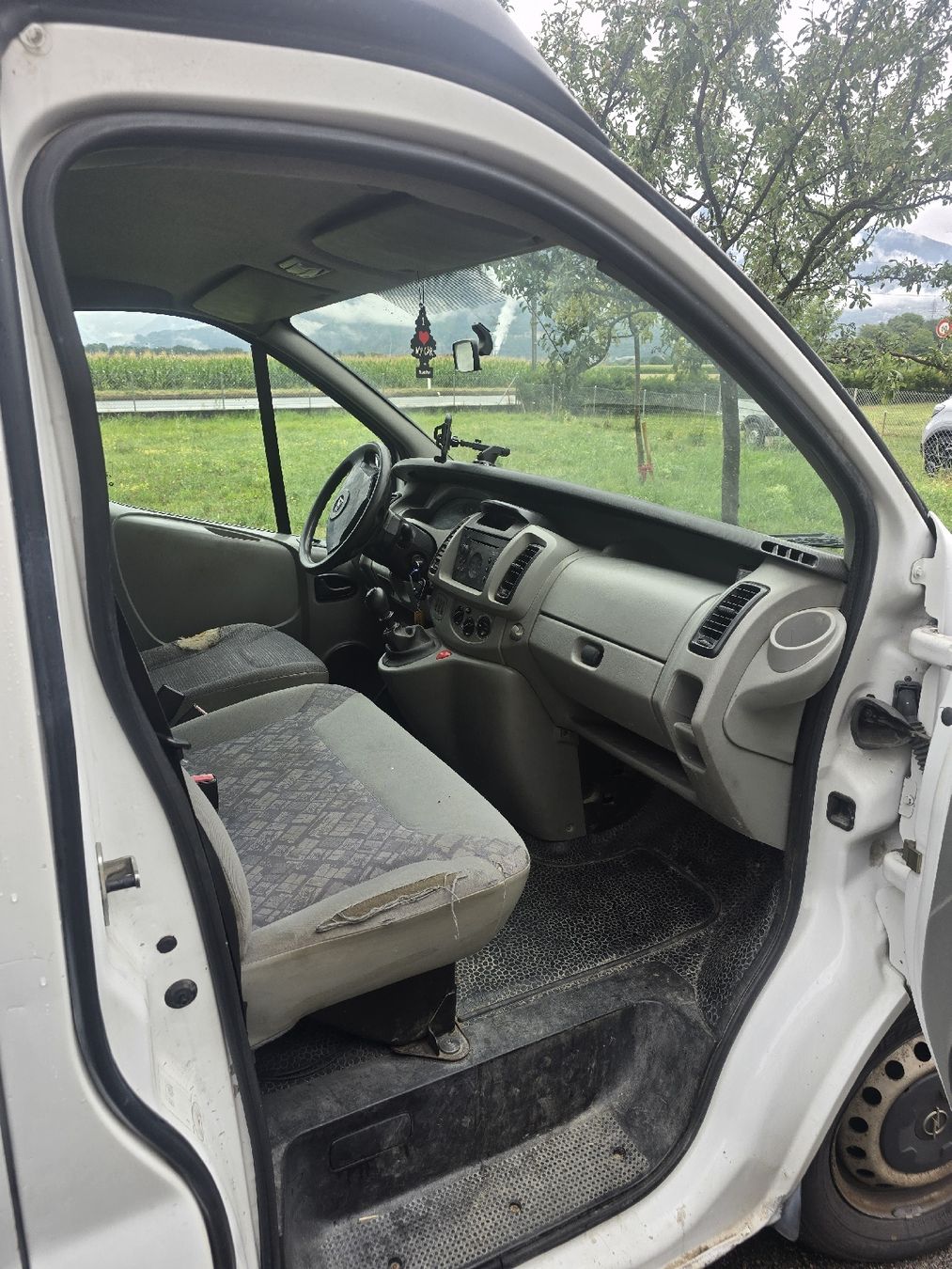 Automobili: Opel Vivaro 1.9Tdi  – Usato da Monthey venduto da Emil_auto 3
