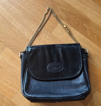 VIP Industries, Vintage Schwarze Ledertasche mit Kette