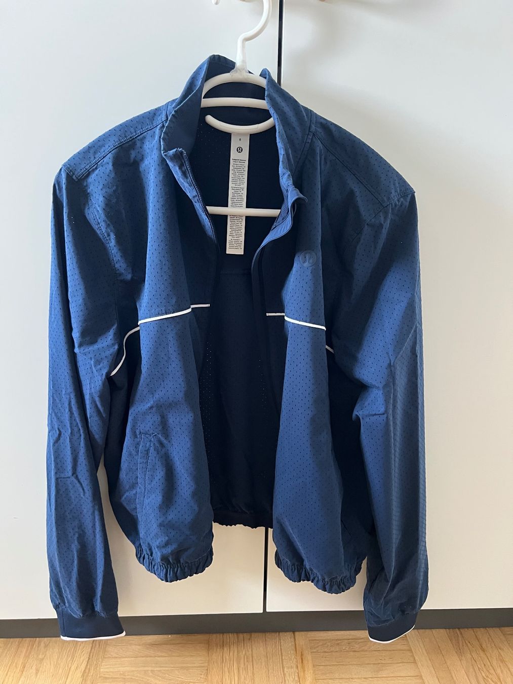 Lululemon Giacche: Lululemon Sommerjacke dunkelblau, Grösse 8 – Nuovo (secondo la descrizione) da Bern venduto da Sunshine.016 1