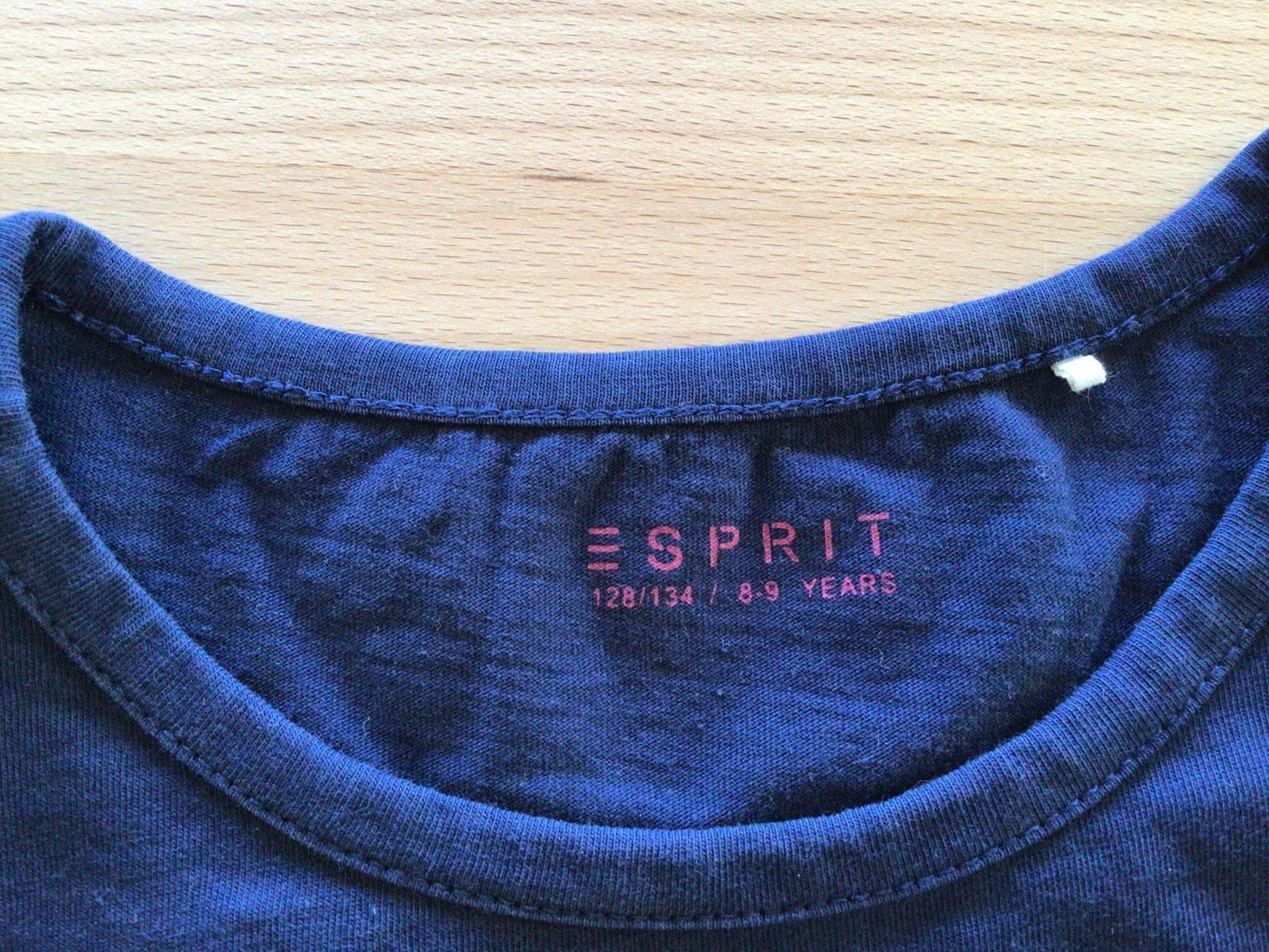 Esprit Maglioni & Felpe: Shirt Langarm Esprit Gr. 128/134 – Usato da Schinznach Dorf venduto da Balz1968 1