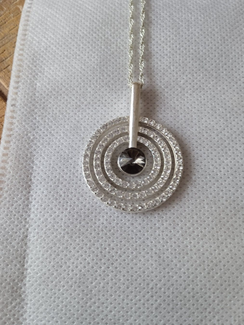 Catenine: Collier avec pendentif – Usato da Fribourg venduto da car_6vvs