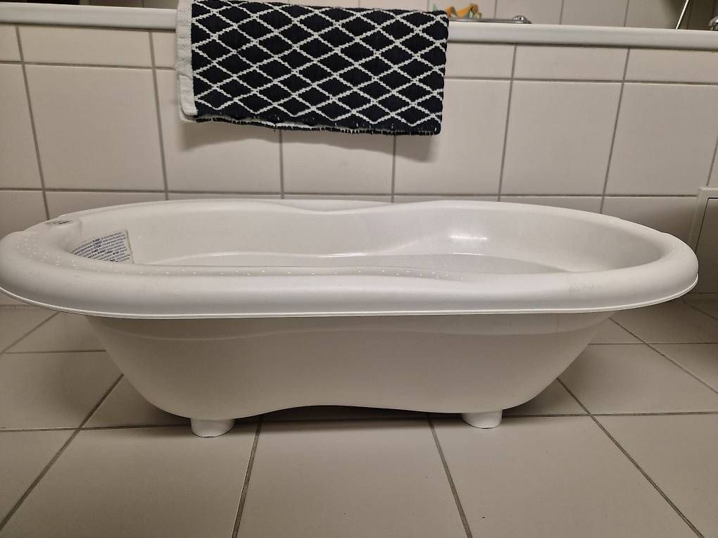 Badespass: Babybadewanne Rotho – Gebraucht aus Allschwil von Annalae
