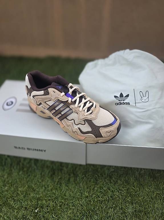 Adidas Scarpe da uomo: Adidas × Bad Bunny – Usato da Grone venduto da acc_5hz2