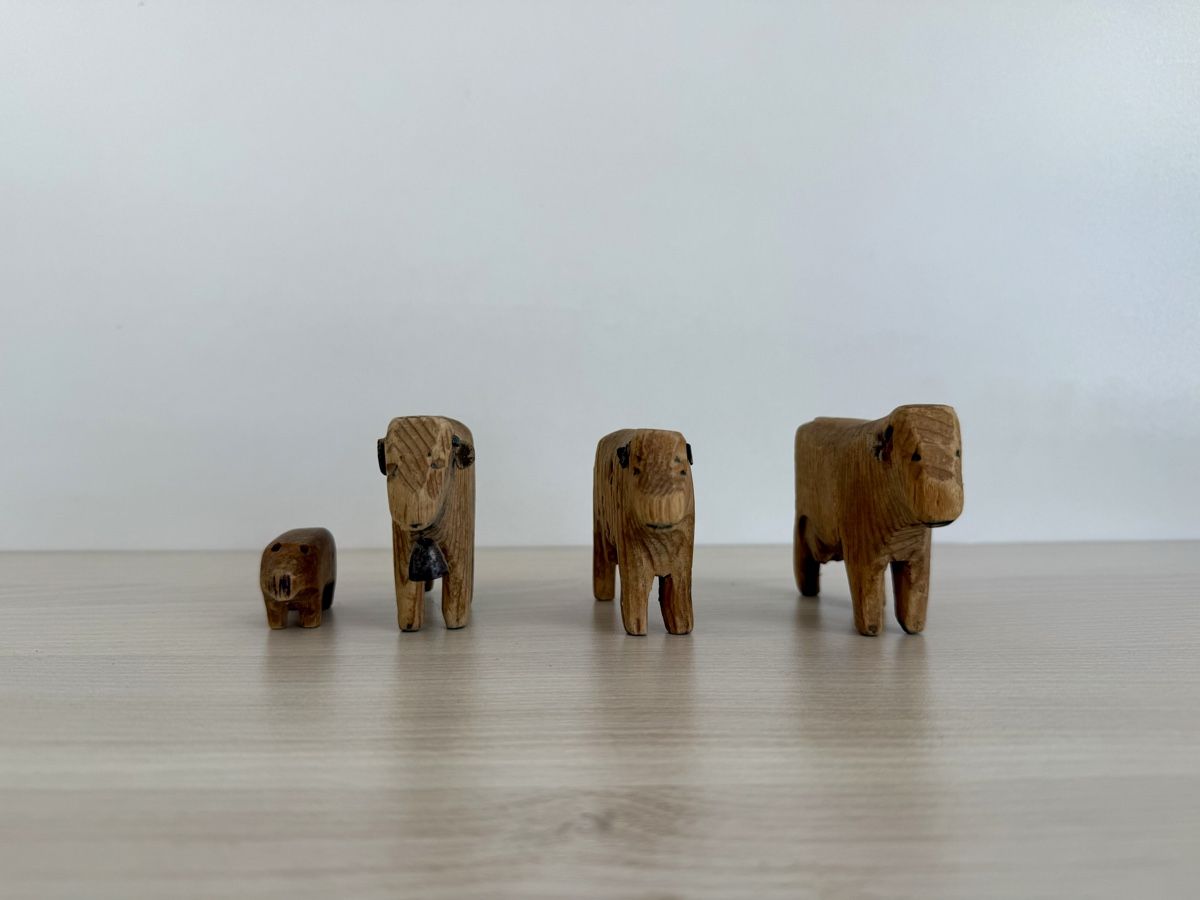 Figuren: Schöne handgeschnitzte Holzkühe – Gebraucht aus Sargans von foxtrading 6