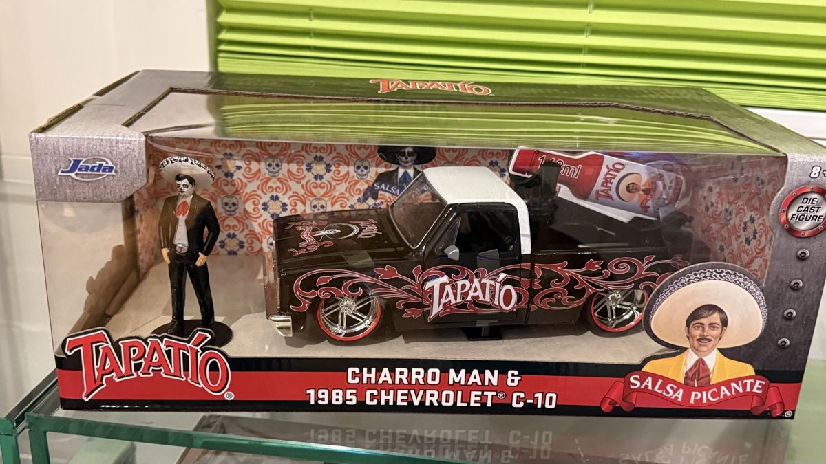 Chevrolet Modellini d'auto: Tapatio Charro Man & 1985 Chevy – Nuovo e nell'imballaggio originale da Basel venduto da Zomeg