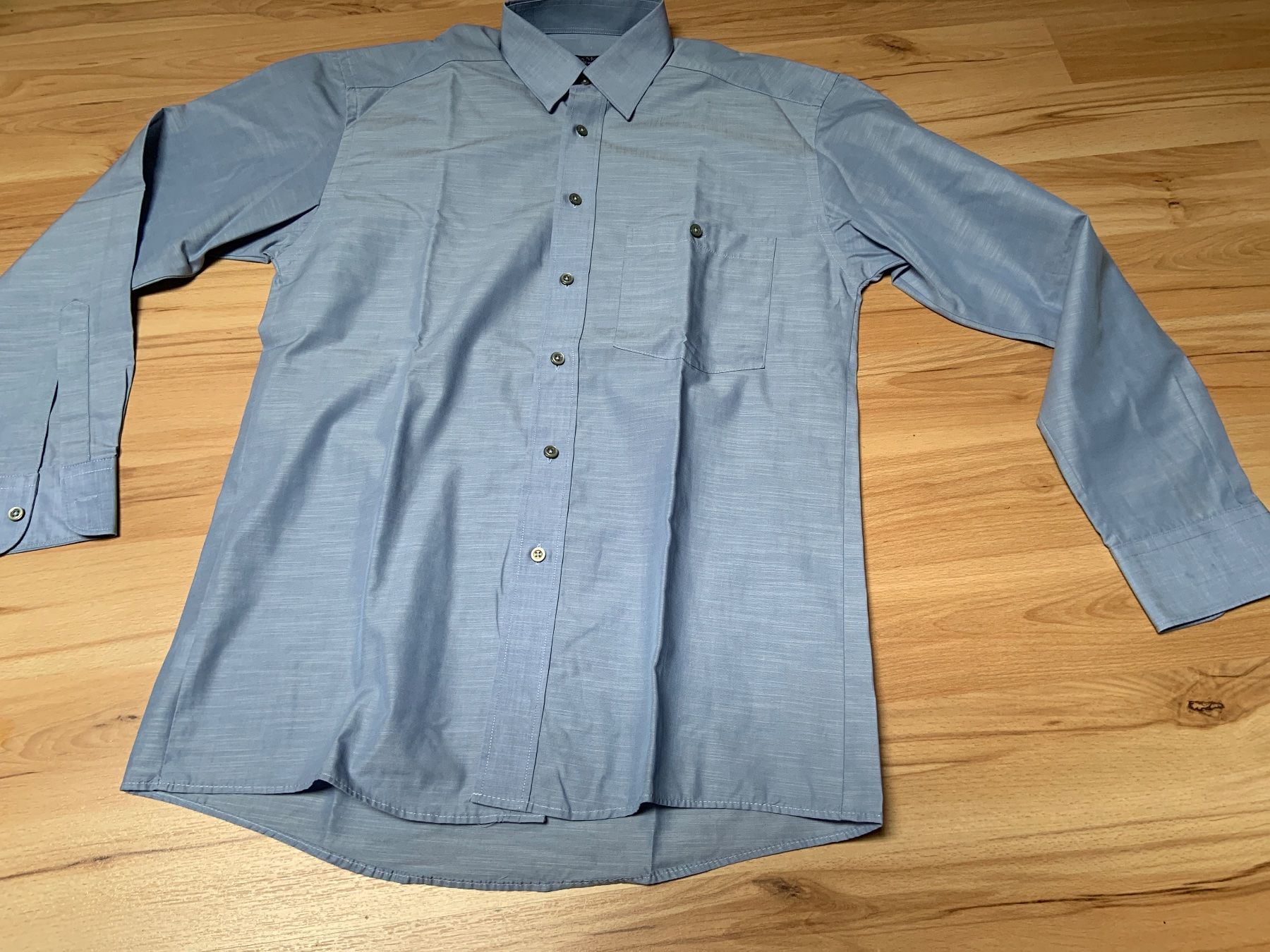 Camicie: Chemise – Usato da Ecublens VD venduto da timily