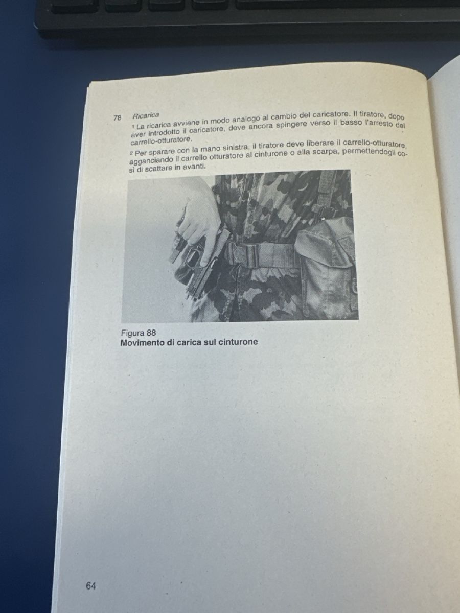 Livres: P 75 esercito Svizzero  – D'occasion à Morbio Inferiore par Ecod 3