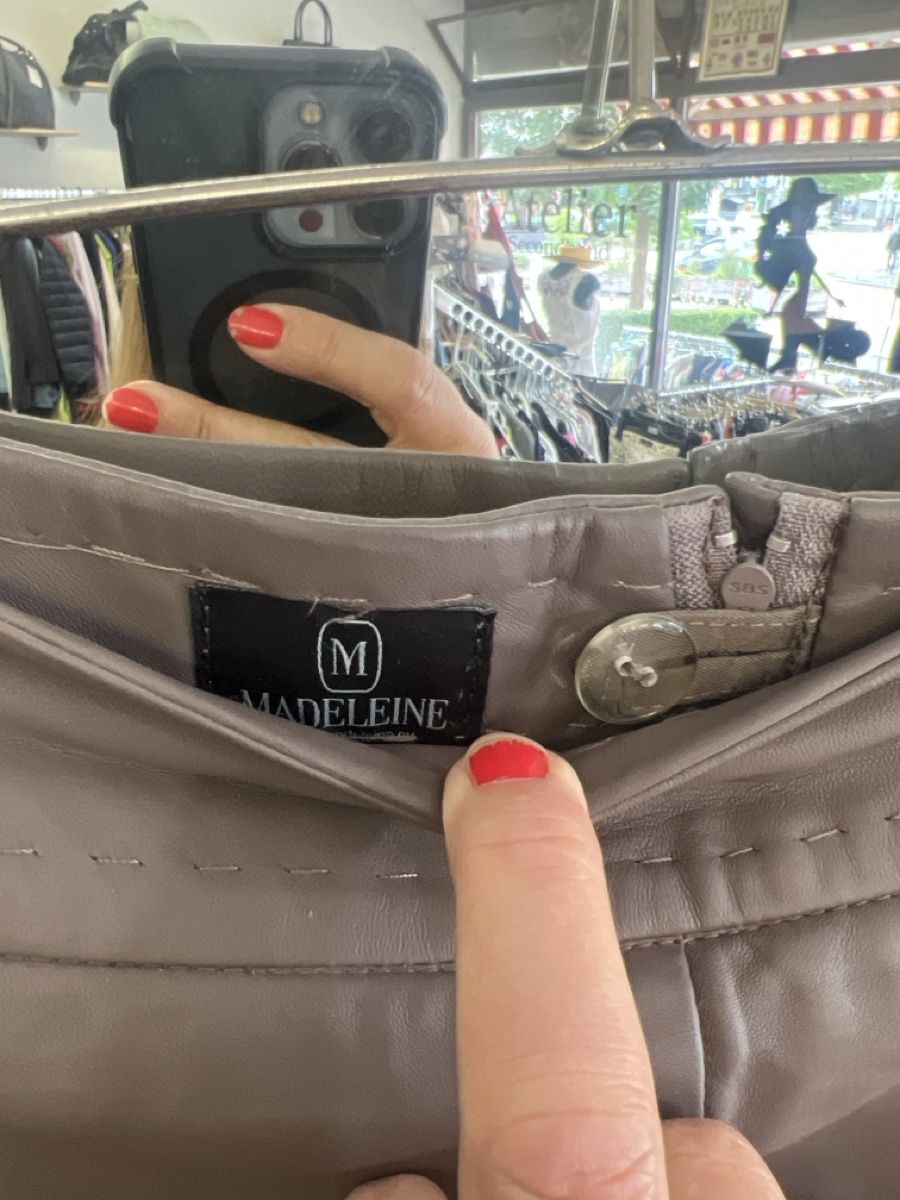 Madeleine Gonne: Echte Lederrock von Madeleine, Grösse 36 – Usato da Olten venduto da AtelierSecondhand23 2
