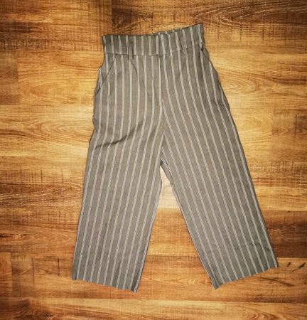 Gestreifte Stoffhose, Gr. 38 grau/weiss, casual