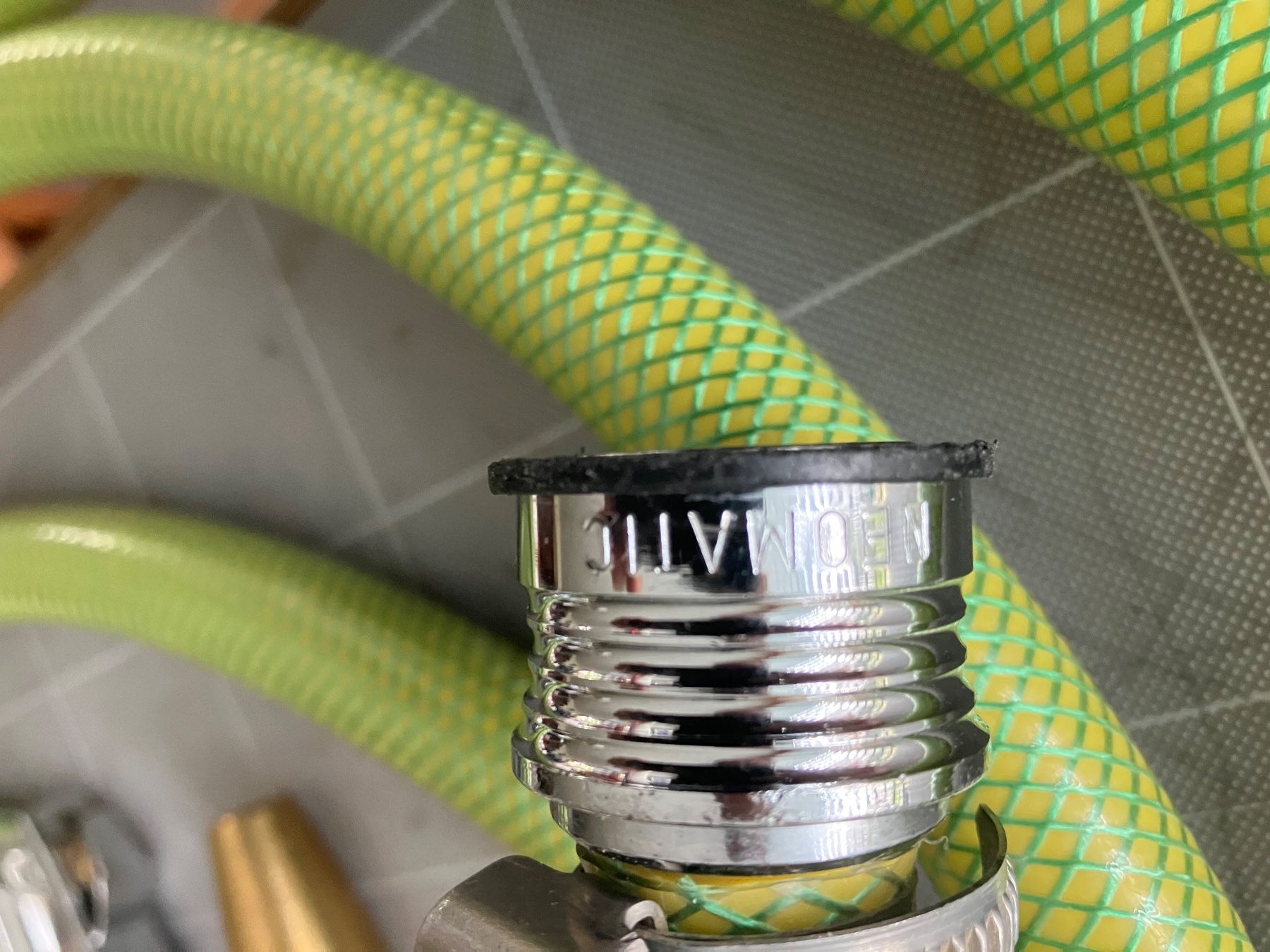 Tuyaux & tubes: Neomatic Schlauchgarnitur 3m – D'occasion à Zürich par Oldsam64 4
